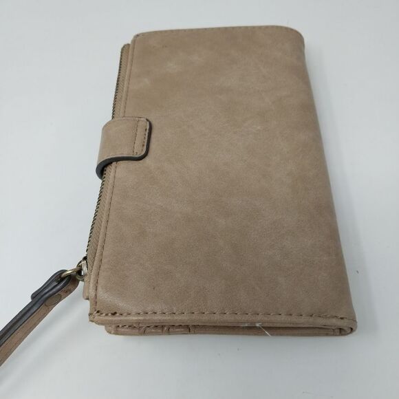 Maurice's Tan faux leather wallet. - Picture 6 of 15